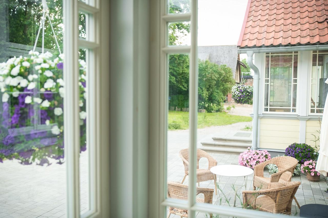 Botique & Spa Hotel Berkenes Manor Ziedkalne Bagian luar foto